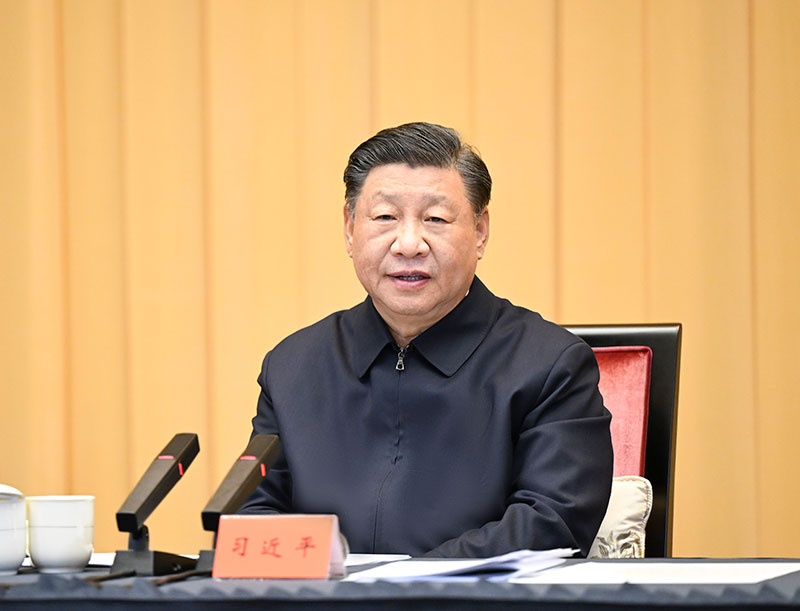 11月30日上午，中共中央总书记、国度主席、中央军委主席习近平在上海主持召开深刻推动长三角一体化发展座谈会并颁发沉要讲话。